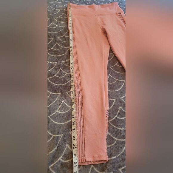 Fabletics medium pink peach mesh athletic leggings Sz Medium - Picture 6 of 10
